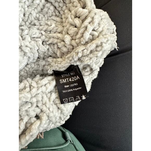 POL CLOTHING Cropped Eyelet Cutout Sweater Grey Turtleneck SMT420A Size Medium - Picture 4 of 4